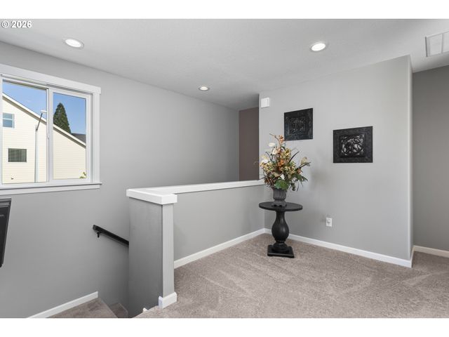 5897 Se 33RD St, Gresham, OR 97080
