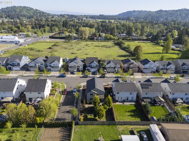 5897 Se 33RD St, Gresham, OR 97080