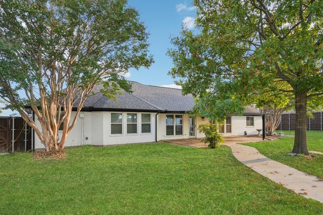 10072 Manor Way, Forney, TX 75126