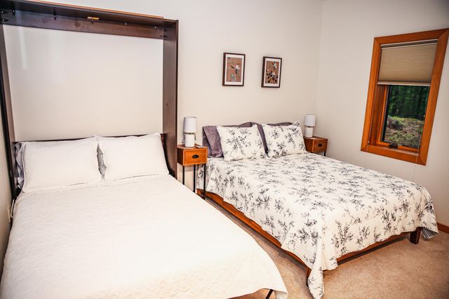 32 Seneca Trail, Jay, NY 12941