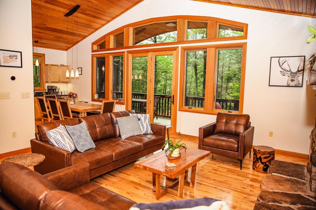 32 Seneca Trail, Jay, NY 12941