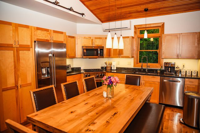 32 Seneca Trail, Jay, NY 12941