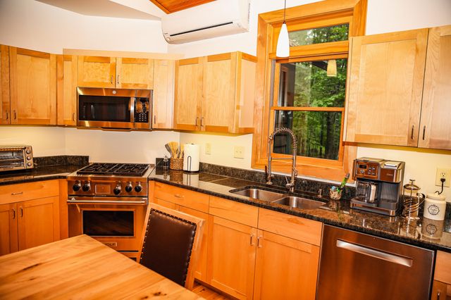 32 Seneca Trail, Jay, NY 12941