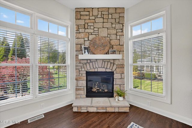 4742 Middle, Monclova, OH 43542