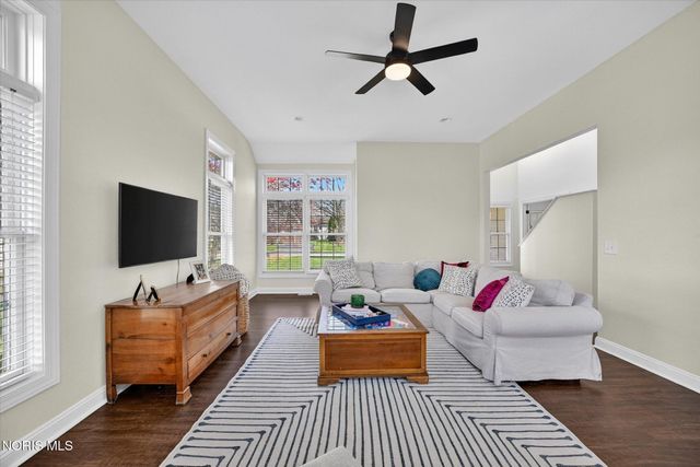 4742 Middle, Monclova, OH 43542