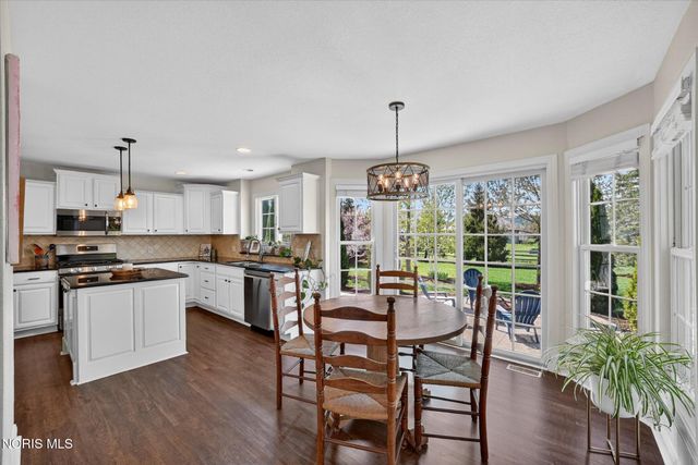 4742 Middle, Monclova, OH 43542