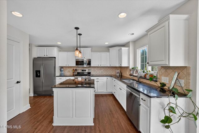 4742 Middle, Monclova, OH 43542