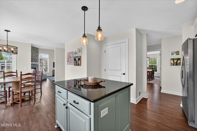 4742 Middle, Monclova, OH 43542