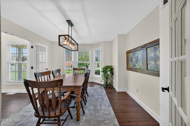 4742 Middle, Monclova, OH 43542