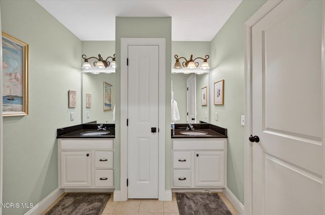 4742 Middle, Monclova, OH 43542