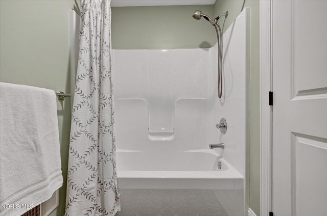 4742 Middle, Monclova, OH 43542