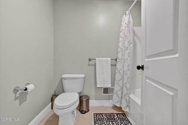 4742 Middle, Monclova, OH 43542