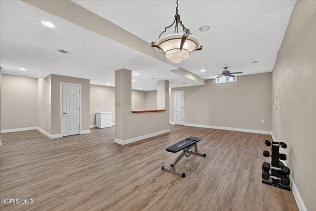 4742 Middle, Monclova, OH 43542