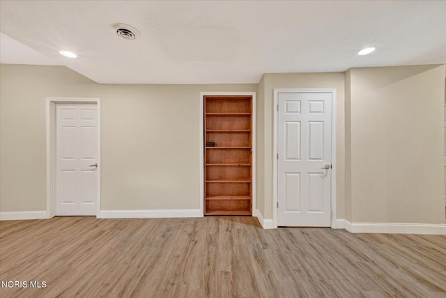 4742 Middle, Monclova, OH 43542