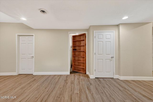 4742 Middle, Monclova, OH 43542