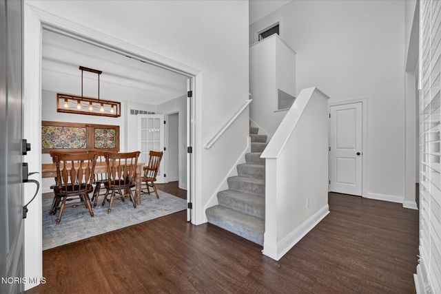 4742 Middle, Monclova, OH 43542