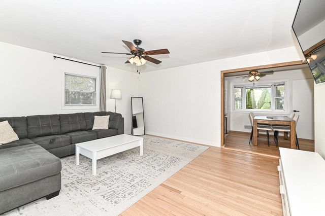 3351 Carol COURT, Oak Creek, WI 53154