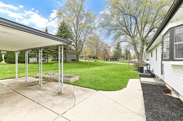 3351 Carol COURT, Oak Creek, WI 53154