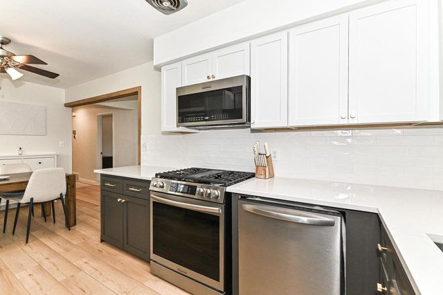 3351 Carol COURT, Oak Creek, WI 53154