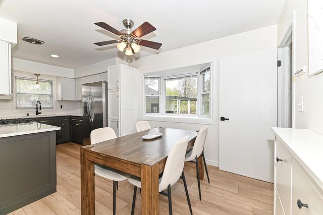 3351 Carol COURT, Oak Creek, WI 53154