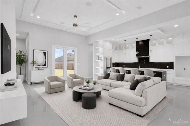 8110 N 49th Lane, Mcallen, TX 78504