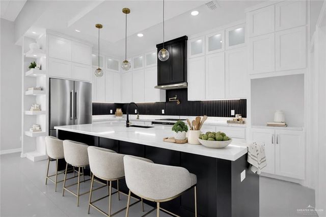 8110 N 49th Lane, Mcallen, TX 78504