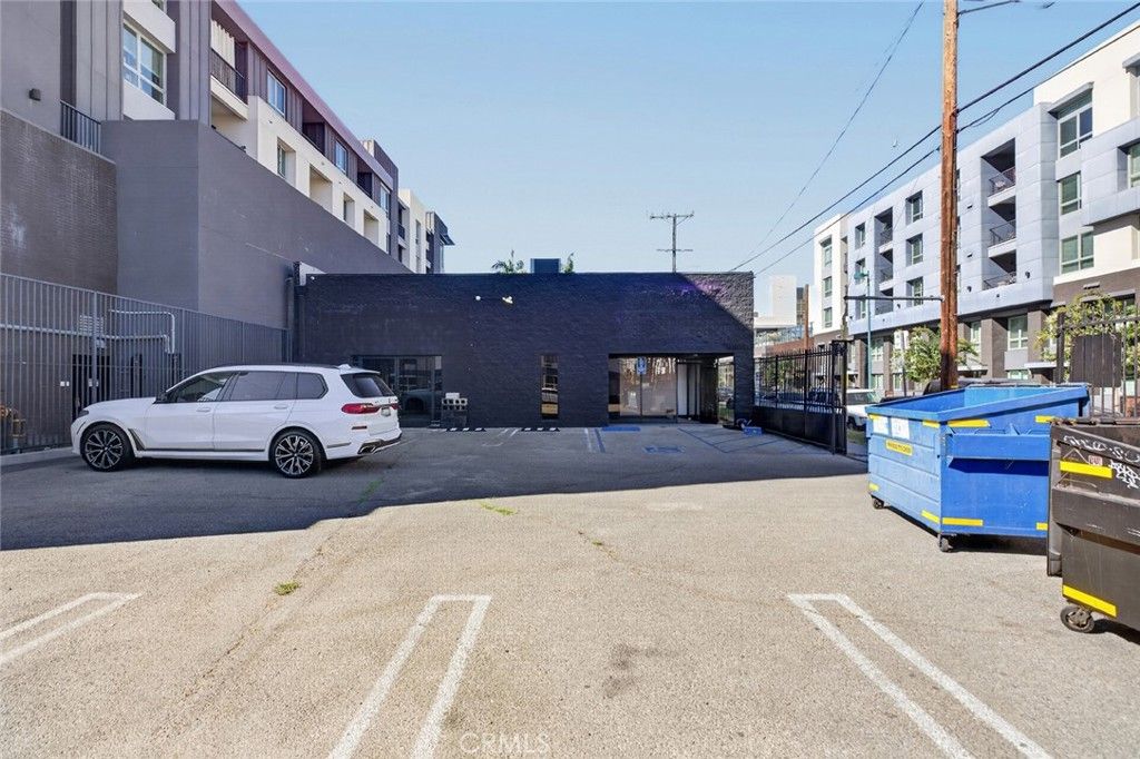 11105 Weddington, North Hollywood, CA 91601 — photo 4