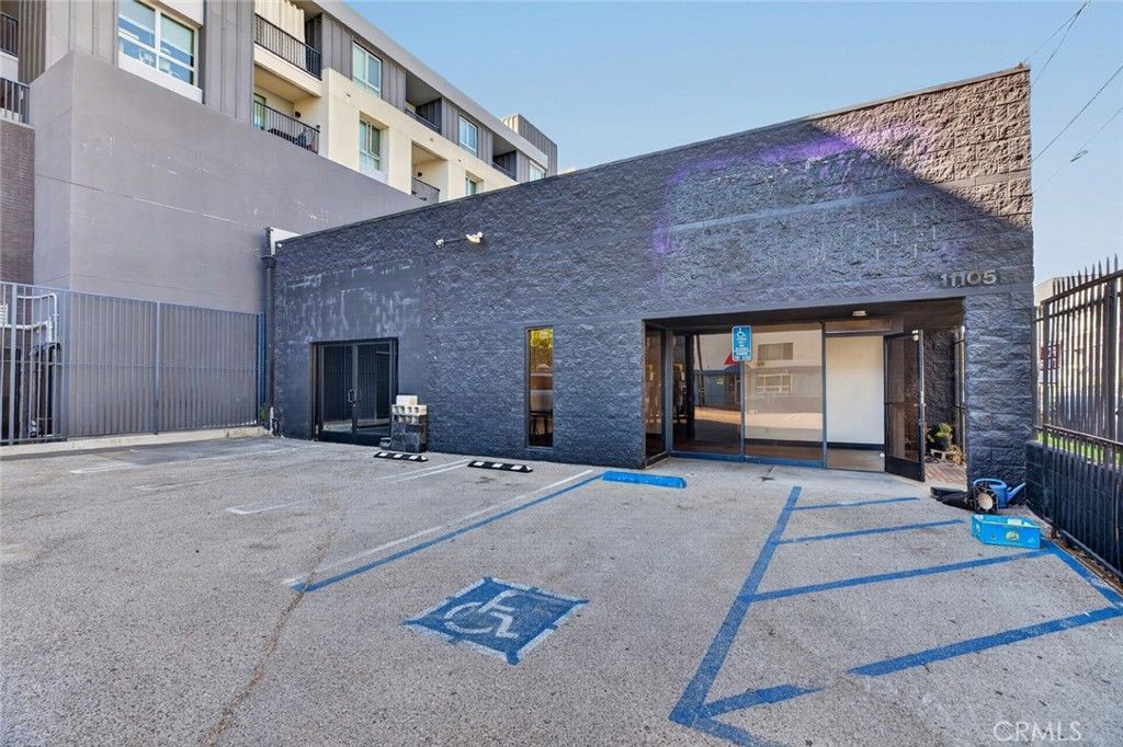 11105 Weddington, North Hollywood, CA 91601 — photo 5