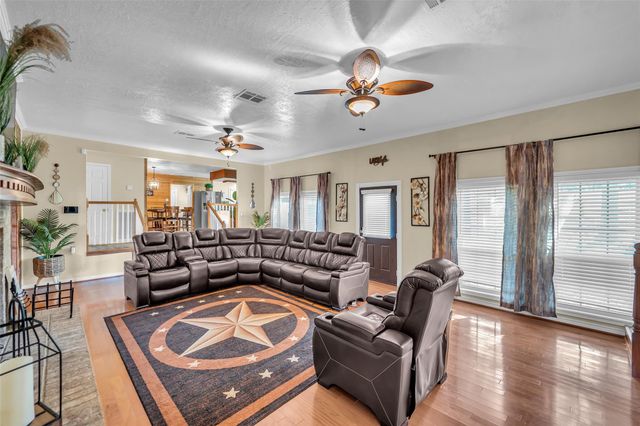 285 Sandy Shores, Onalaska, TX 77360