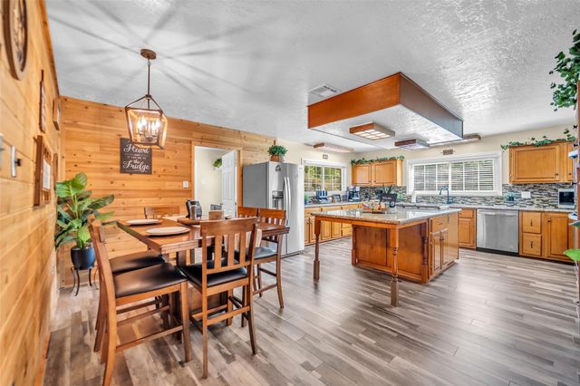 285 Sandy Shores, Onalaska, TX 77360