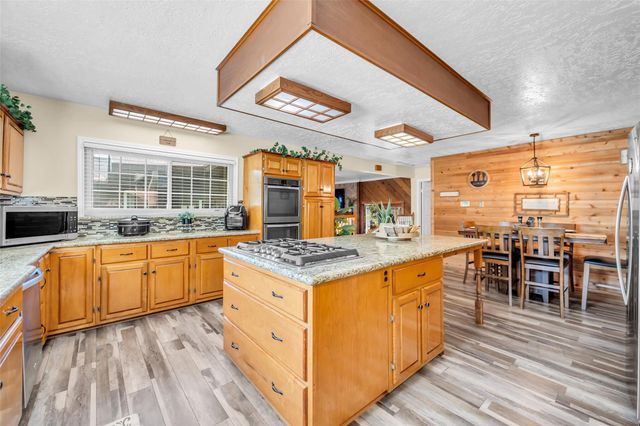 285 Sandy Shores, Onalaska, TX 77360