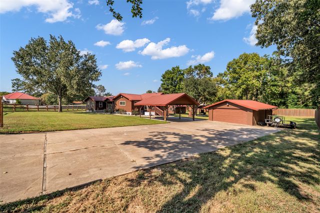 285 Sandy Shores, Onalaska, TX 77360