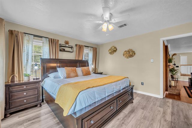 285 Sandy Shores, Onalaska, TX 77360