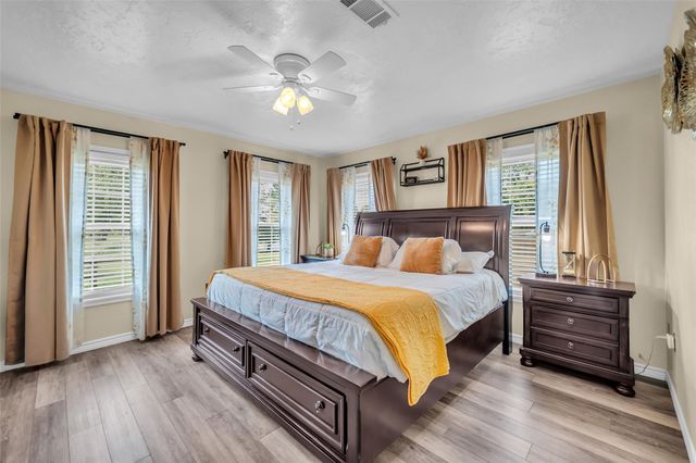 285 Sandy Shores, Onalaska, TX 77360