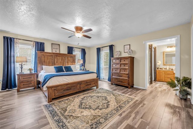 285 Sandy Shores, Onalaska, TX 77360