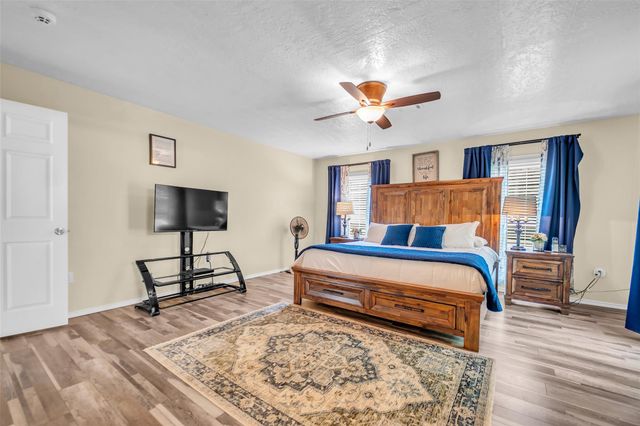 285 Sandy Shores, Onalaska, TX 77360