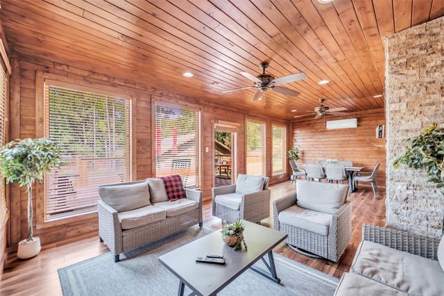 285 Sandy Shores, Onalaska, TX 77360