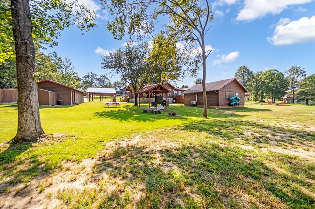 285 Sandy Shores, Onalaska, TX 77360
