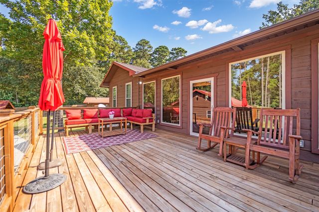 285 Sandy Shores, Onalaska, TX 77360