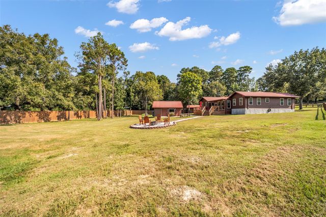 285 Sandy Shores, Onalaska, TX 77360