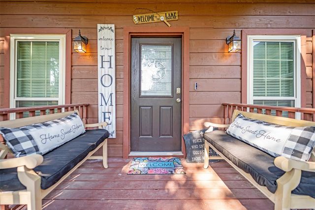 285 Sandy Shores, Onalaska, TX 77360