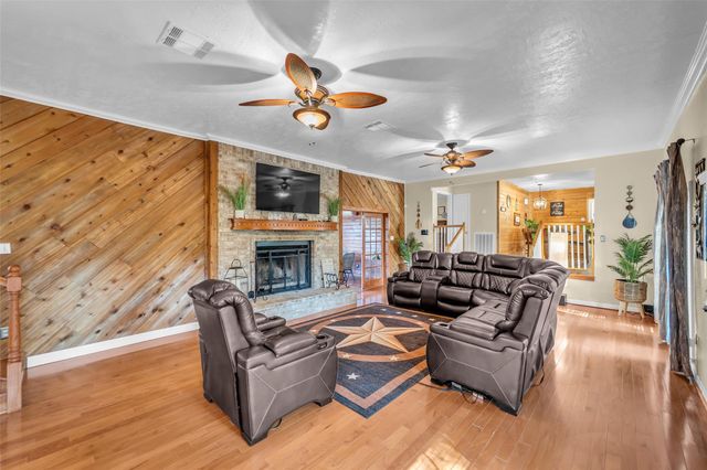 285 Sandy Shores, Onalaska, TX 77360