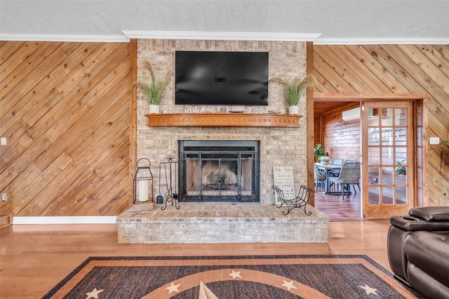 285 Sandy Shores, Onalaska, TX 77360