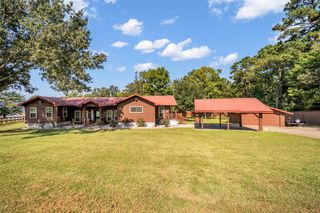 285 Sandy Shores, Onalaska, TX 77360