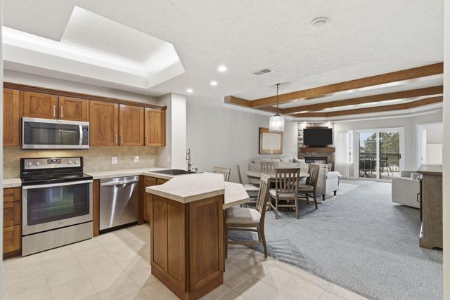 250 Lakewood Drive 6209, Hollister, MO 65672