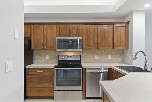 250 Lakewood Drive 6209, Hollister, MO 65672