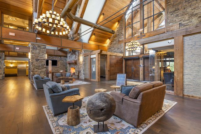 250 Lakewood Drive 6209, Hollister, MO 65672