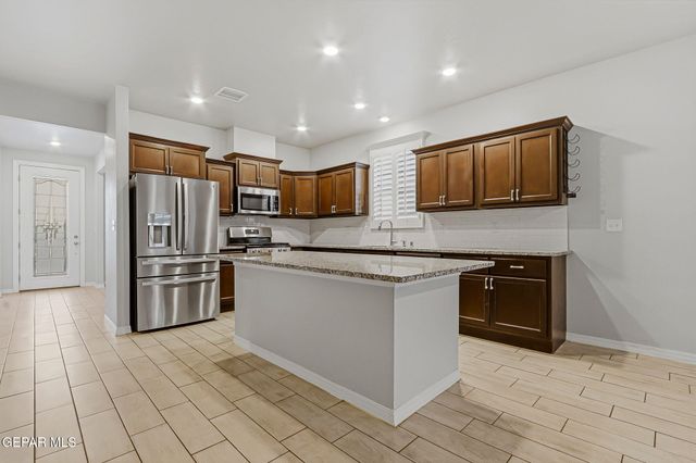 6124 HIDDEN ROW Avenue, El Paso, TX 79924