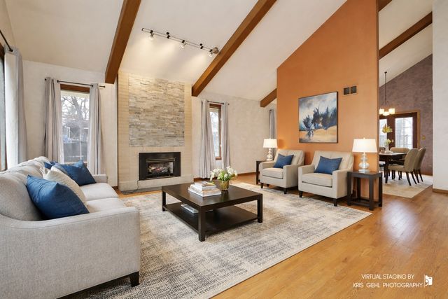 1191 Hunters Lane, Libertyville, IL 60048