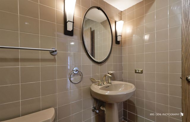 1191 Hunters Lane, Libertyville, IL 60048